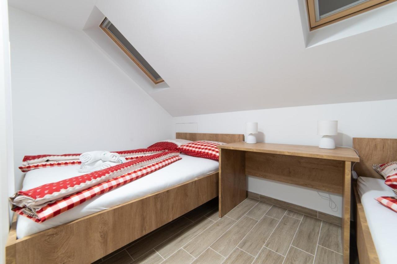 Apartmani Spoljar Zupanja Exterior foto